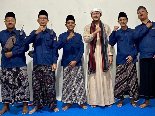 Karang Taruna Wijaya Kusuma Sukses Kawal PKK Cebolek Kidul Bersholawat 2025